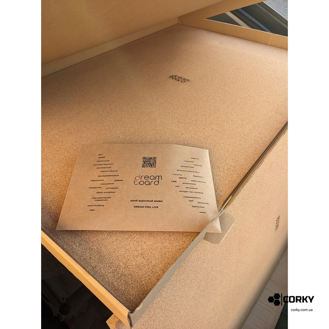 Коркова дошка 90*60 TM Dream Board L вертикальна на стіну